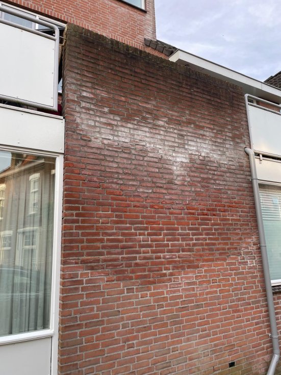 gevel met vochtschade 
