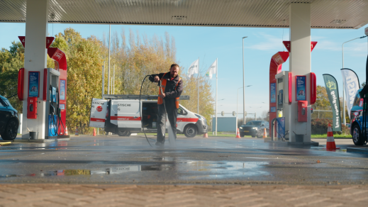 tankstation schoonmaken
