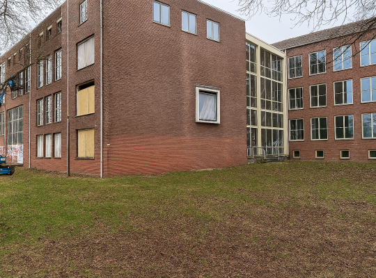 na het graffiti verwijderen 
